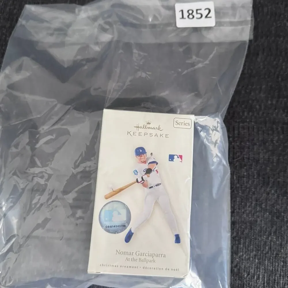Hallmark MLB Nomar Garciaparra LA Dodgers At The Ballpark Ornament Vtg